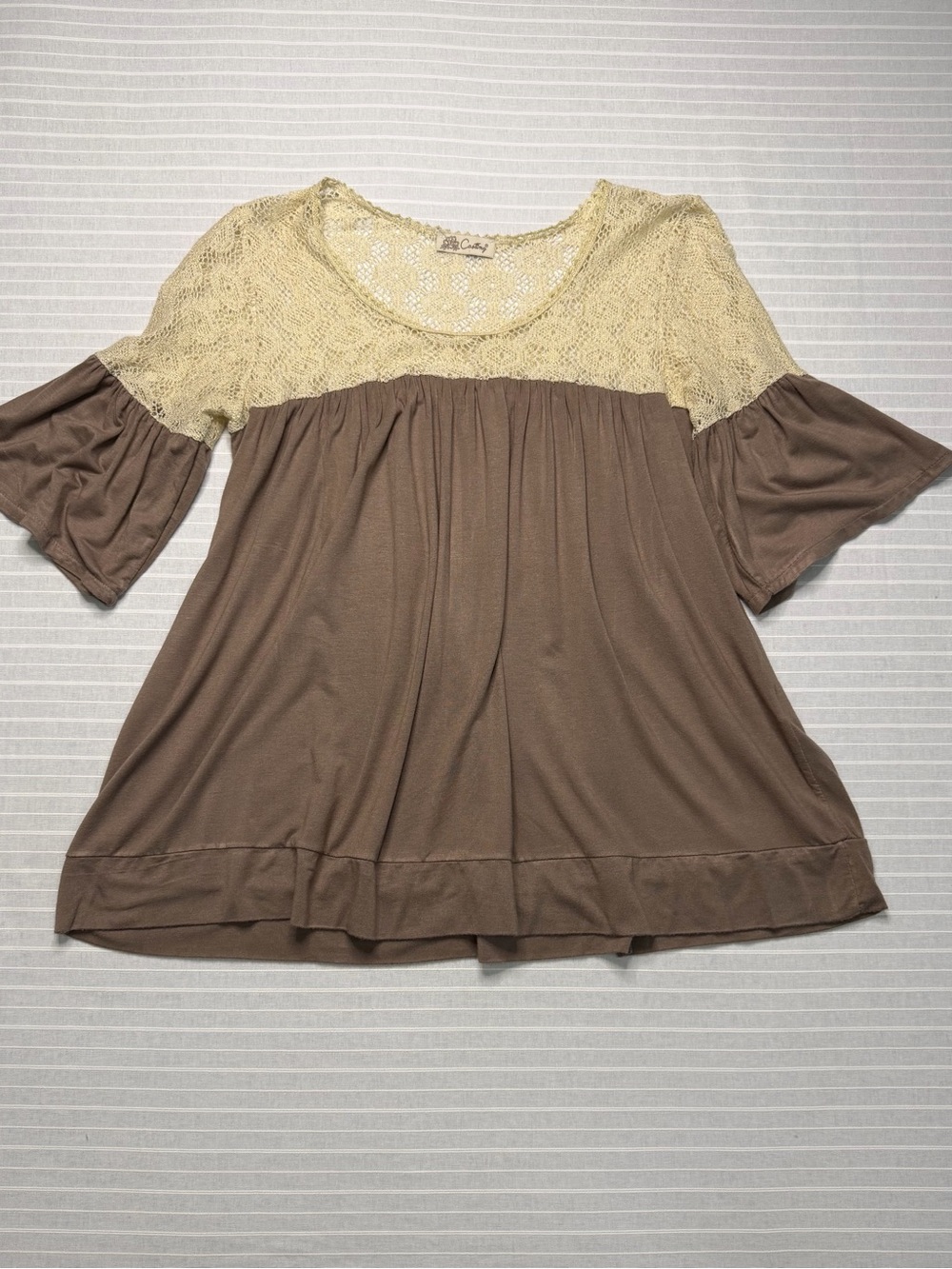 🤎 Casting Crochet Lace Bell Sleeve Boho Top – Size 1